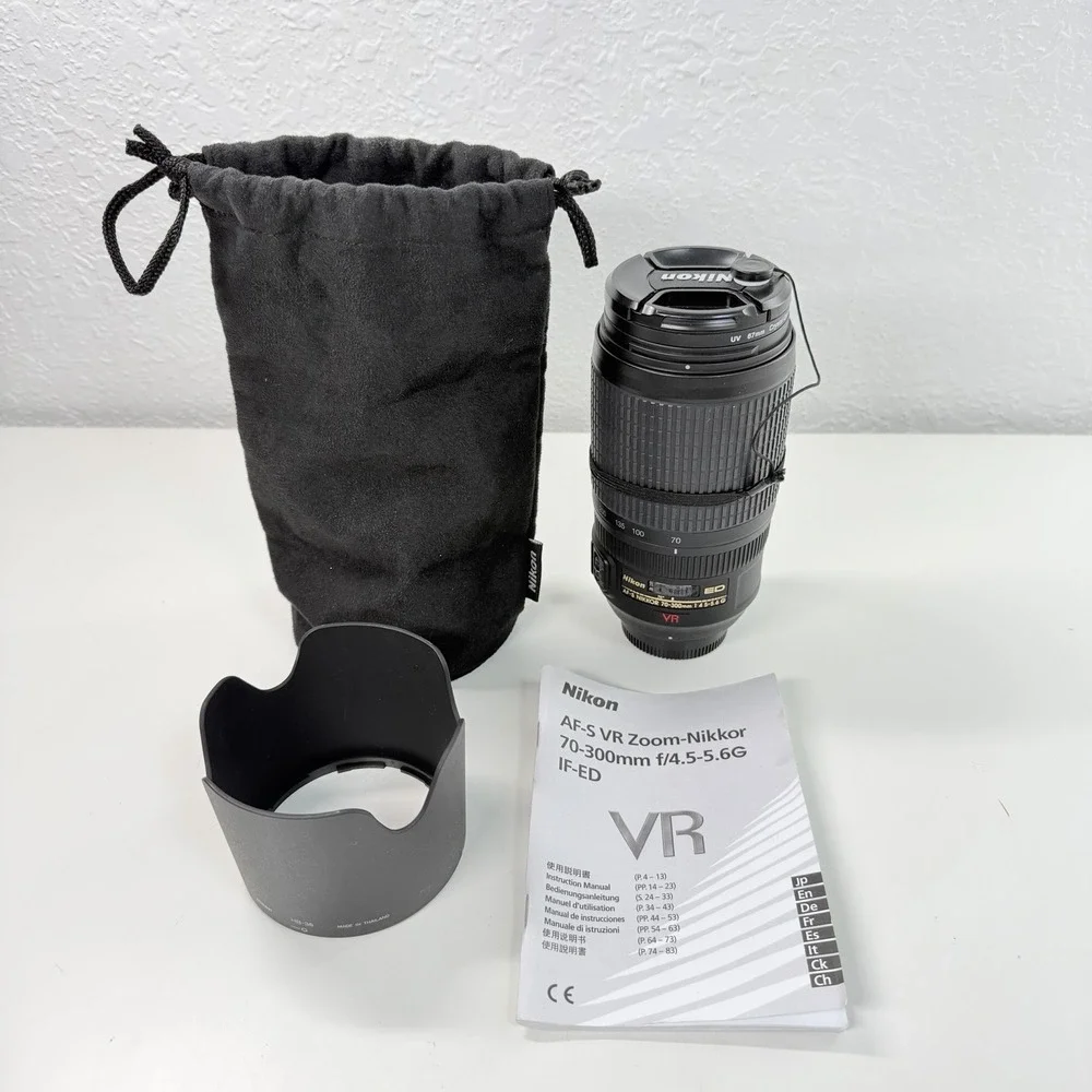 Nikon Nikkor AF-S 70-300mm f4.5-5.6 G ED VR Lens w/ Caps Case Filter Hood [Mint]
